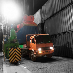 TRUK Fuso / Tronton THE CONTAINERO INDONESIA